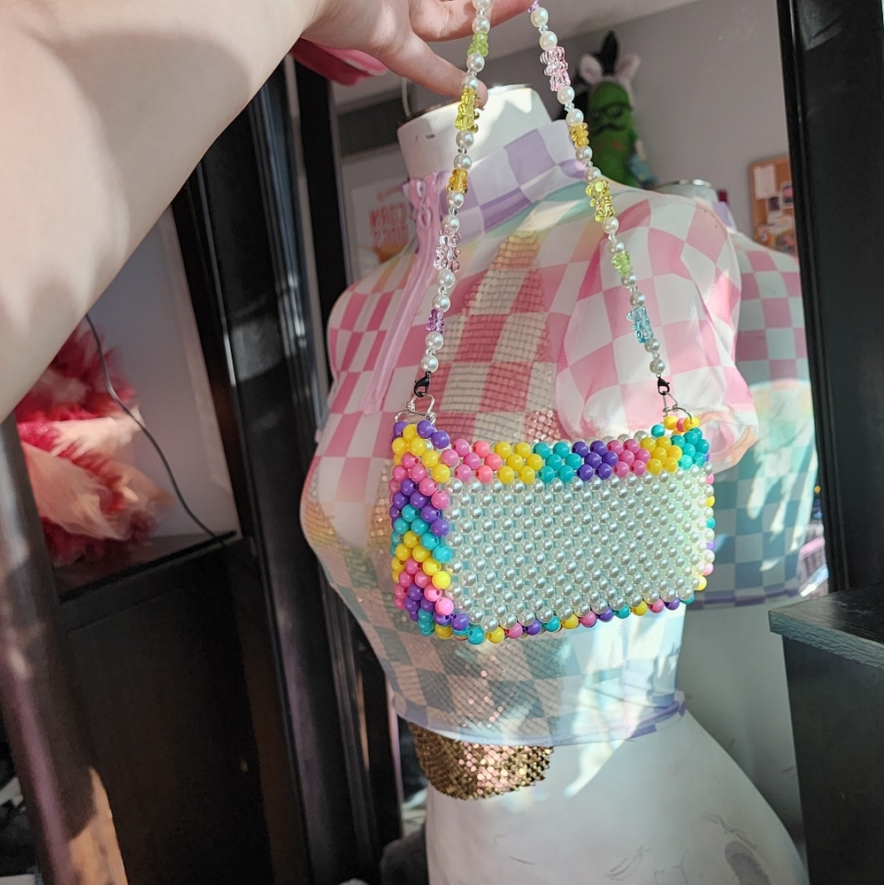 Bead clutch purse